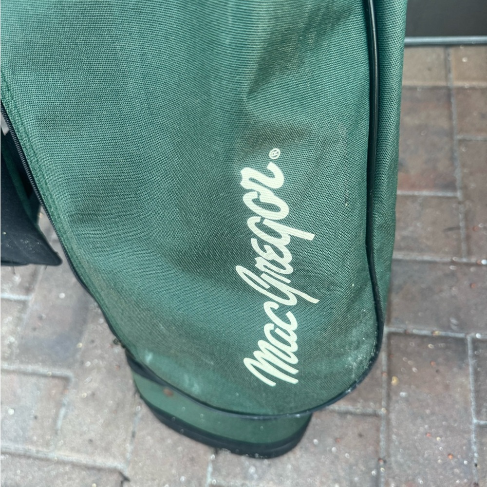 Mac Gregor Golf Cart Bag with shoulder strap .